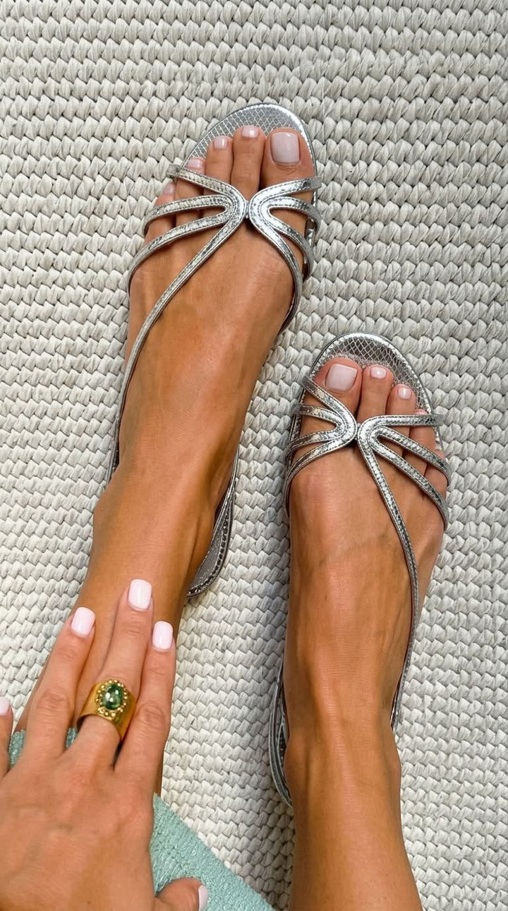 Ginevra | Sandalias Doradas Elegancia Veraniega para Mujer
