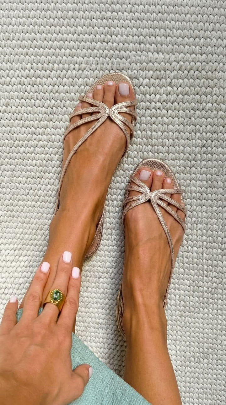 Ginevra | Sandalias Doradas Elegancia Veraniega para Mujer