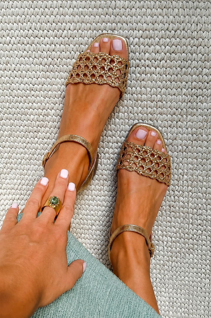 Aurora | Sandalias Doradas Encanto de Verano para Mujer