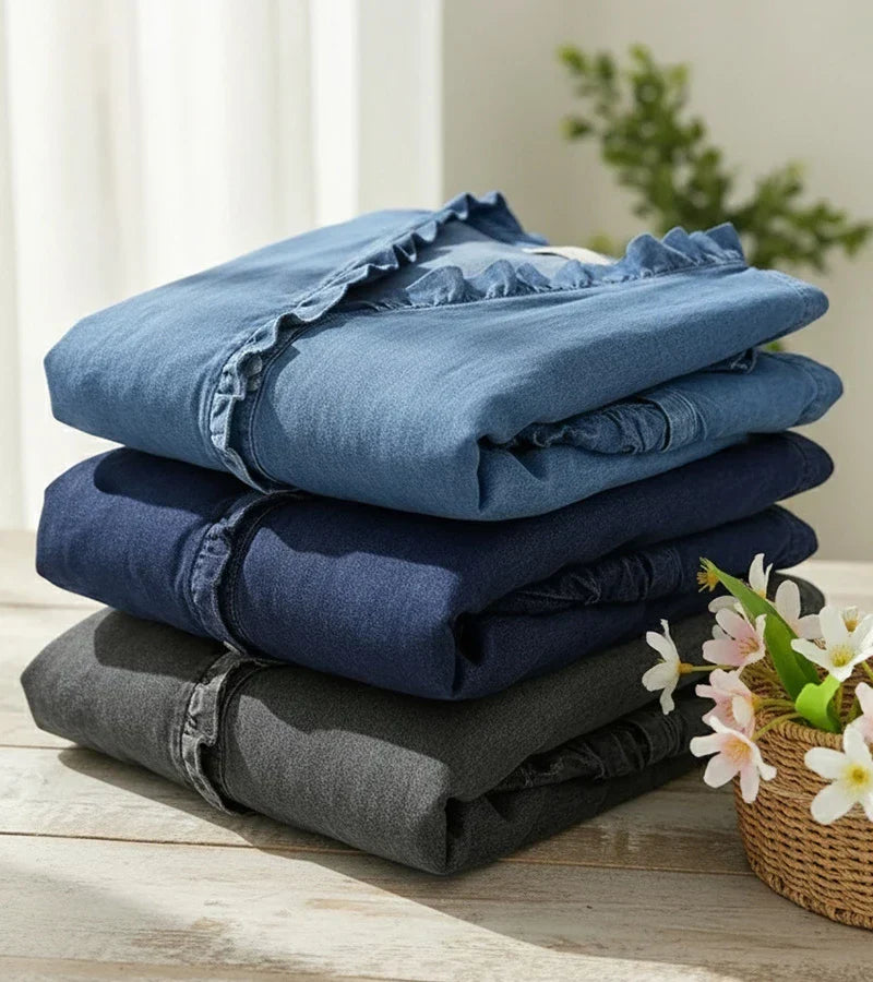 Adele | Blusa de denim fluido con escote en V y volantes