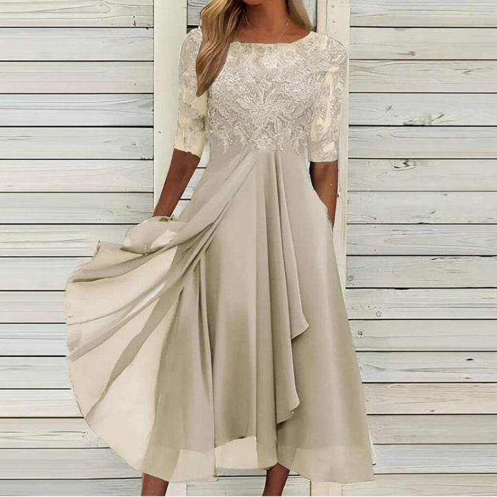 Margarita | Elegante vestido de encaje artesanal para Mujer