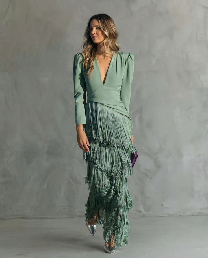 Clara · Vestido elegante con mangas de flecos para Mujer