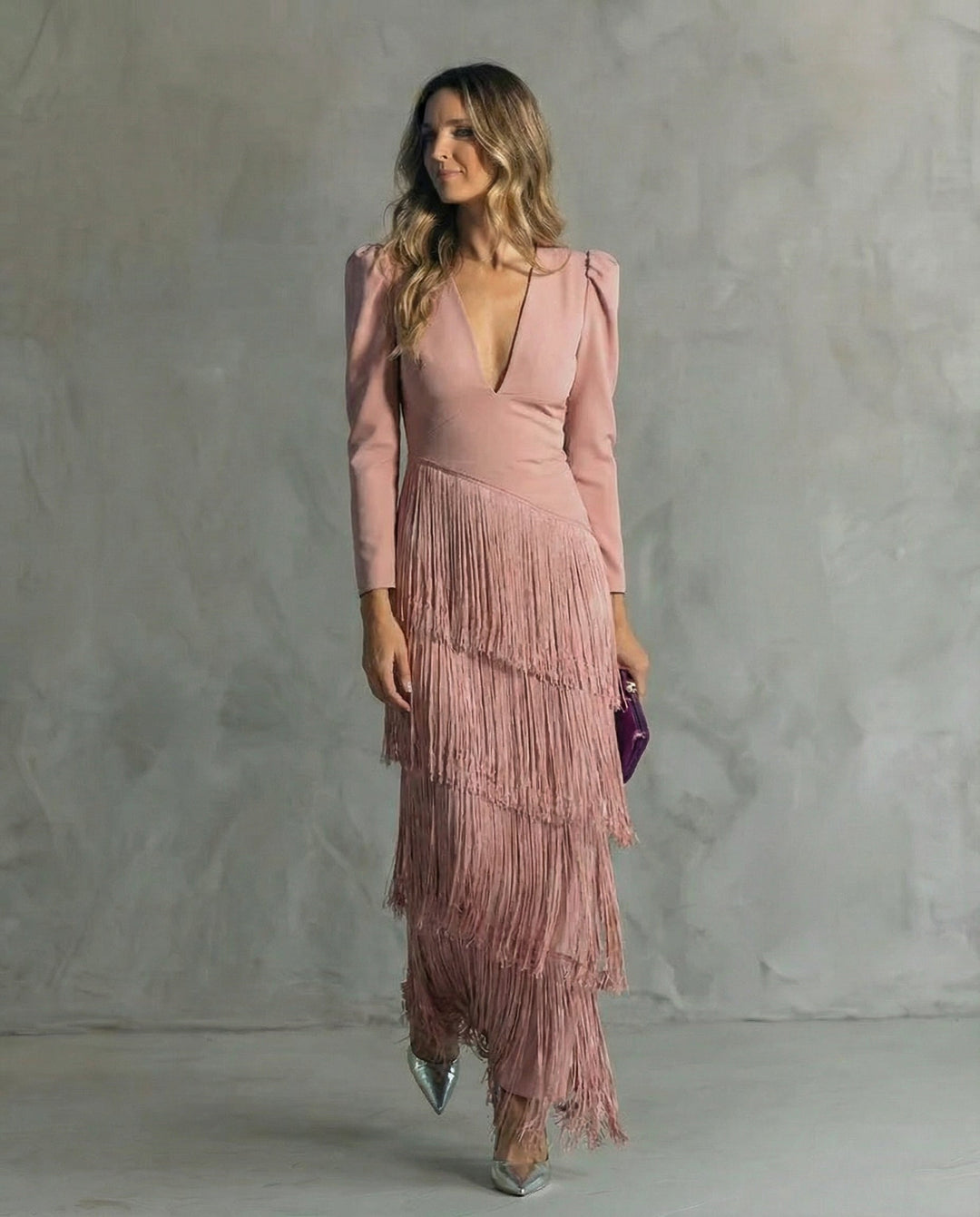 Clara · Vestido elegante con mangas de flecos para Mujer