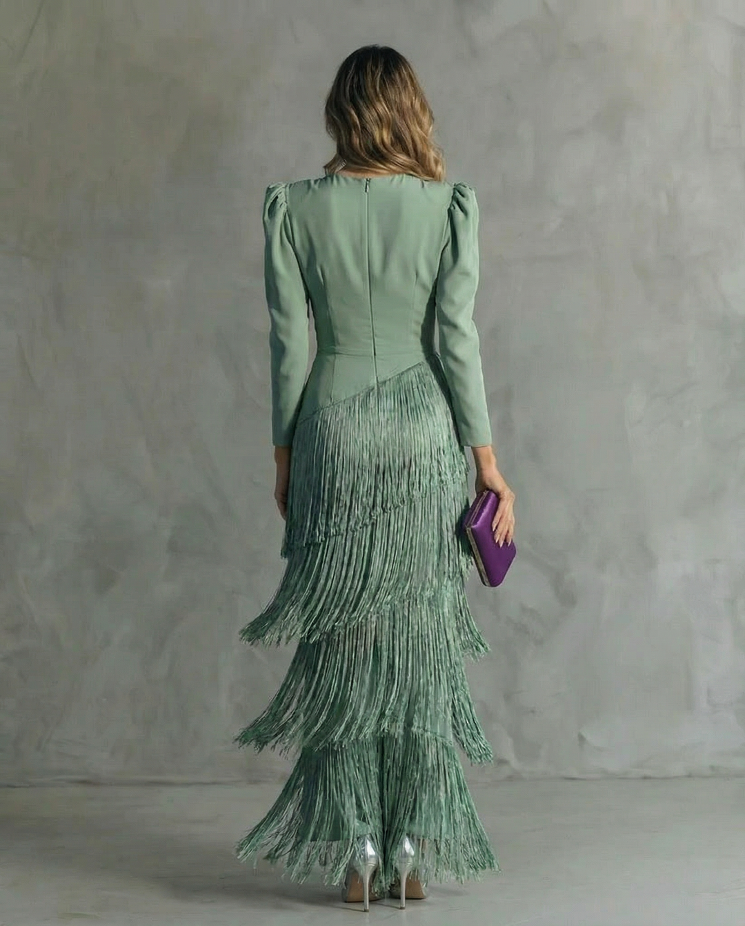 Clara · Vestido elegante con mangas de flecos para Mujer