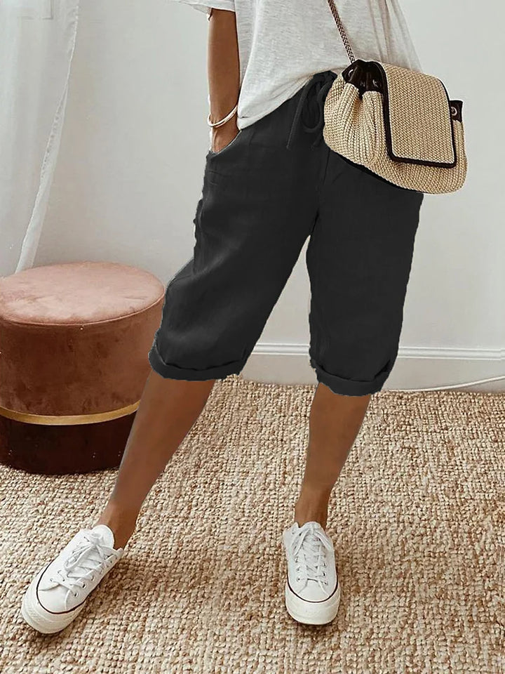 AMANDA | PANTALONES CORTOS CÓMODOS CON BAJO VUELTO