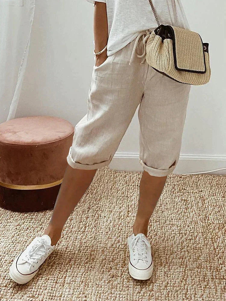 AMANDA | PANTALONES CORTOS CÓMODOS CON BAJO VUELTO
